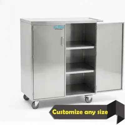 Closed AISI 304 stainless steel transport trolley with lockable double doors and adjustable shelves.